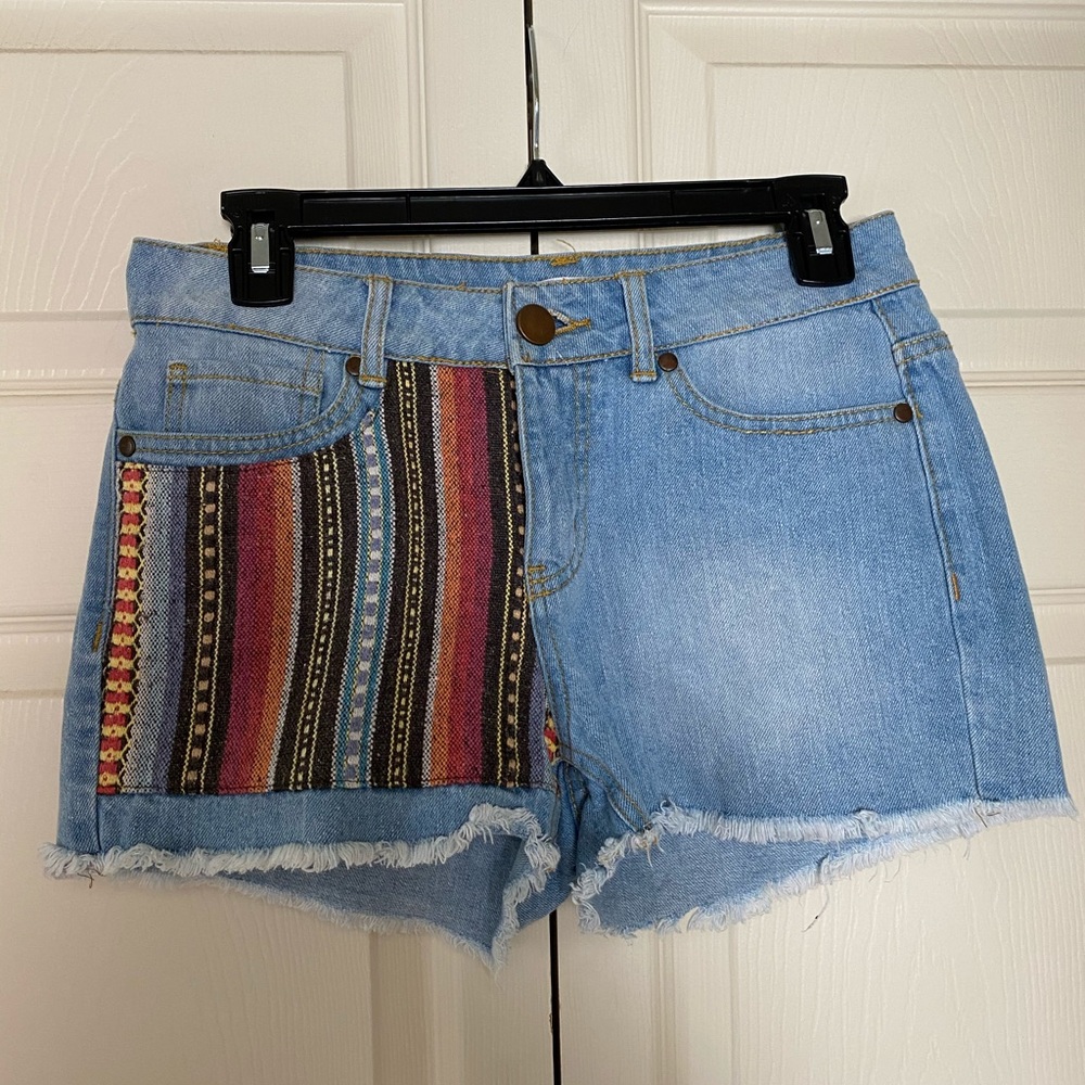 Denim shorts with a cute pattern